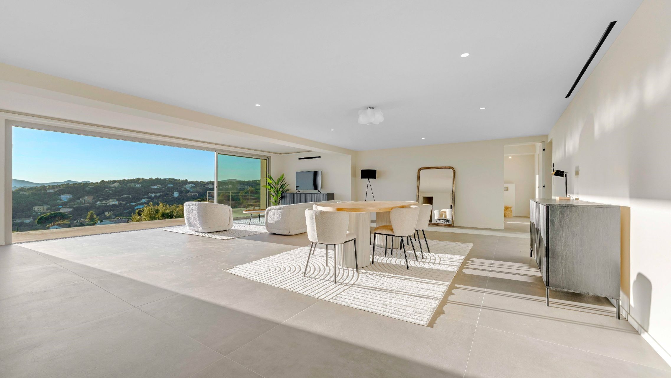 villa de luxe 6 Pièces en vente sur LES ISSAMBRES (83380)