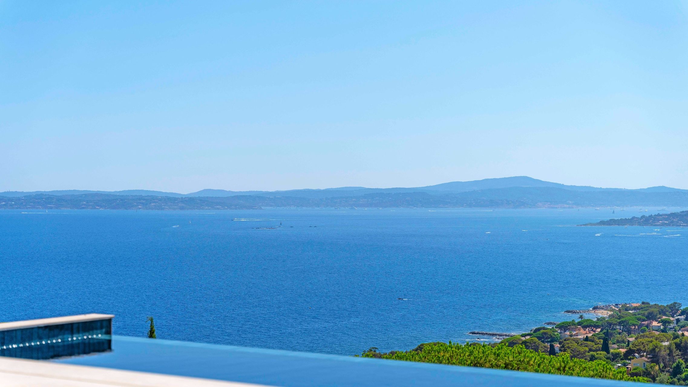 villa de luxe 6 Pièces en vente sur LES ISSAMBRES (83380)