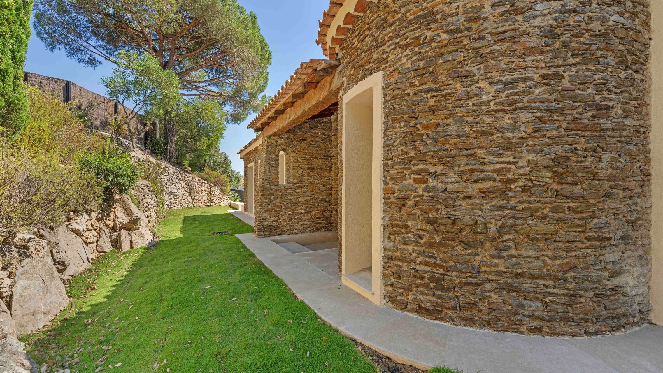 villa de luxe 6 Pièces en vente sur LES ISSAMBRES (83380)