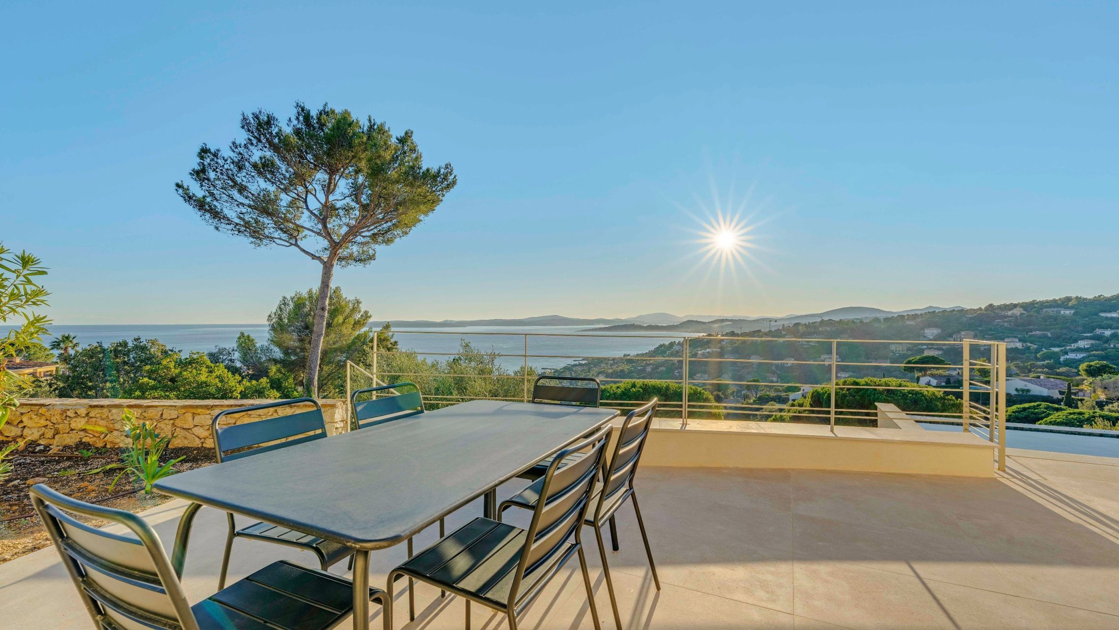 villa de luxe 6 Pièces en vente sur LES ISSAMBRES (83380)