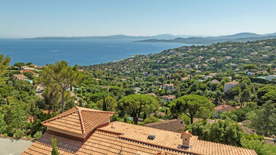 villa de luxe 6 Pièces en vente sur LES ISSAMBRES (83380)