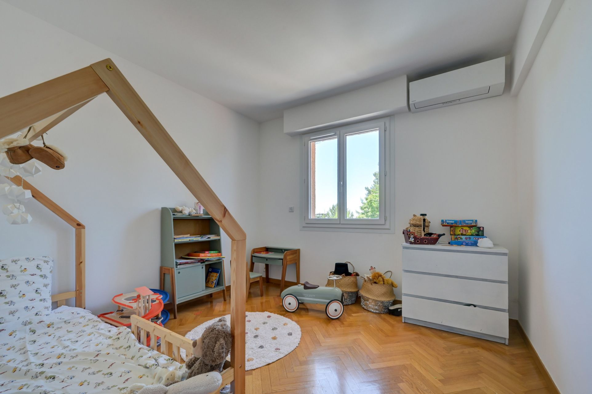 luxury house 10 Rooms for sale on AIX EN PROVENCE (13100)