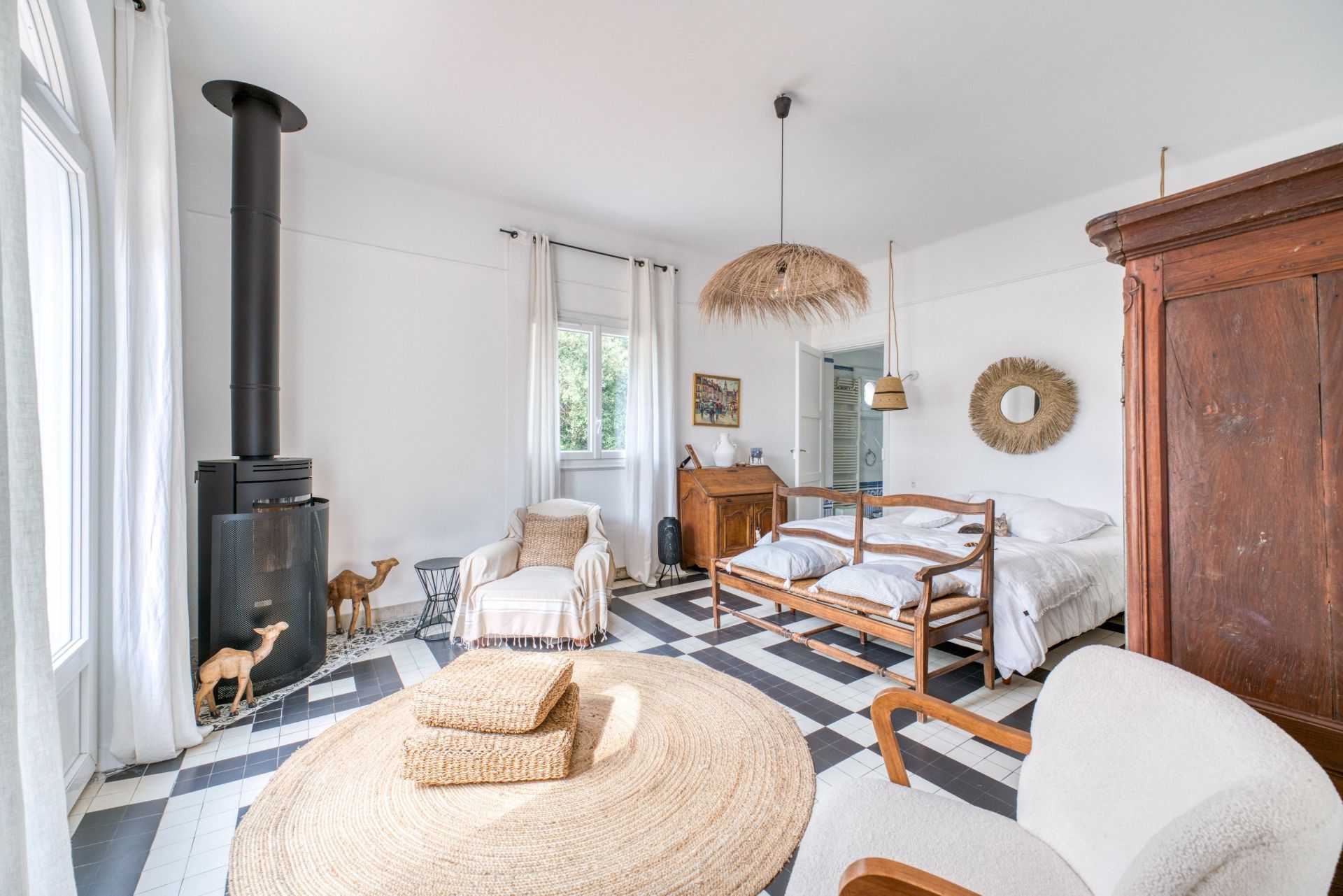 luxury house 8 Rooms for sale on VAUX SUR MER (17640)