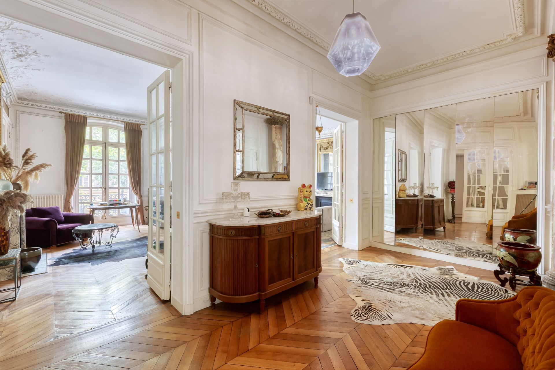 luxury apartment 5 Rooms for sale on PARIS (75017)