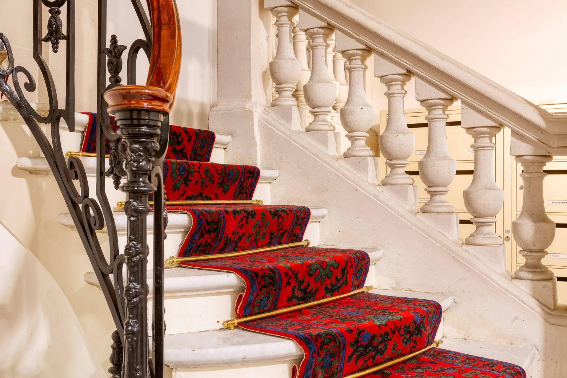 luxury apartment 5 Rooms for sale on PARIS (75017)