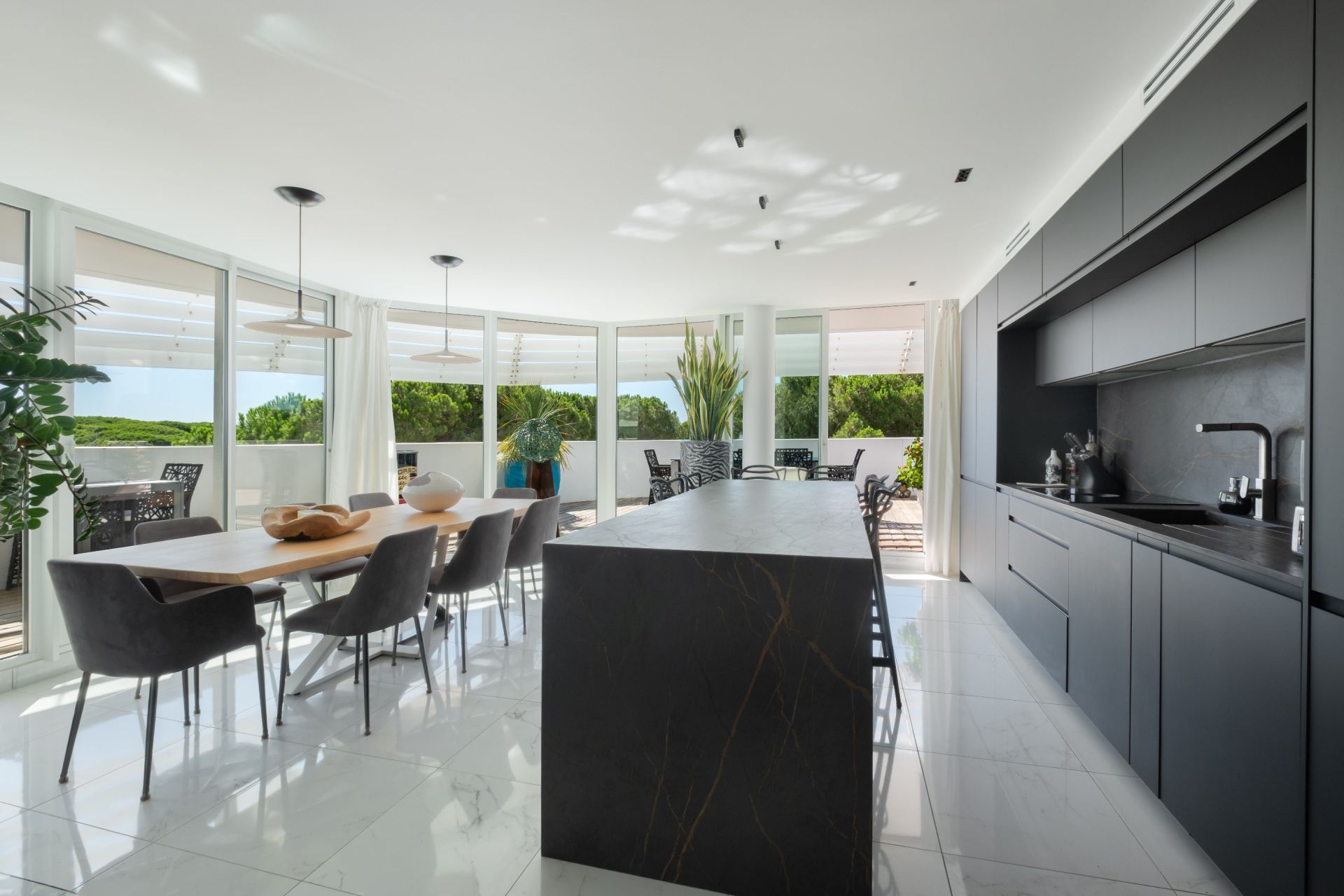 luxury apartment 5 Rooms for sale on LA GRANDE MOTTE (34280)