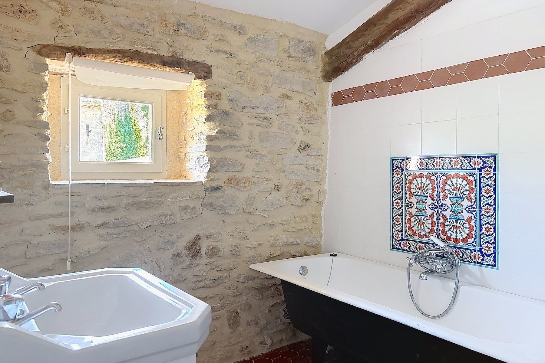 luxury house 11 Rooms for sale on GOUDARGUES (30630)