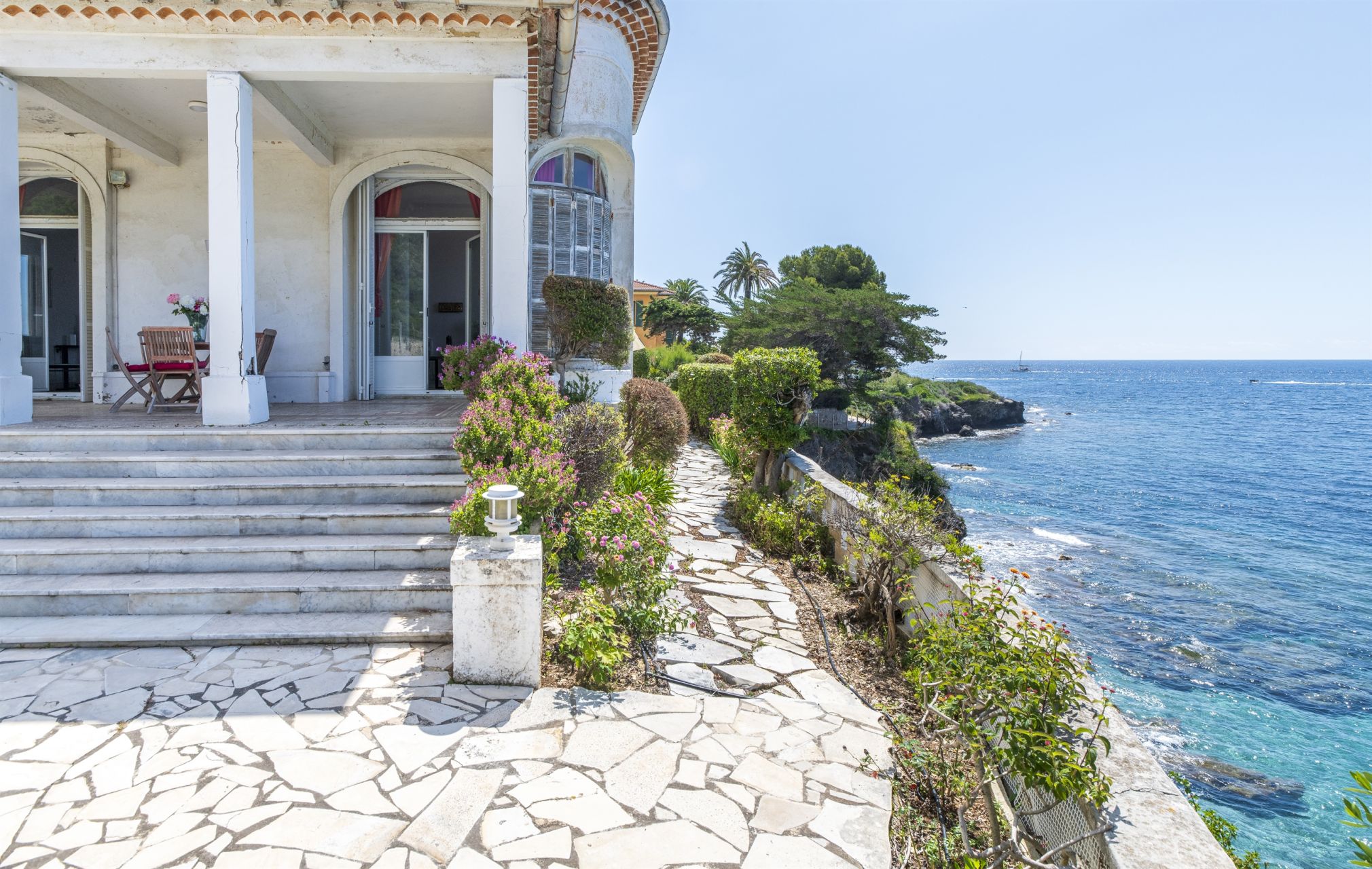 mansion 12 Rooms for sale on CAP D AIL (06320)