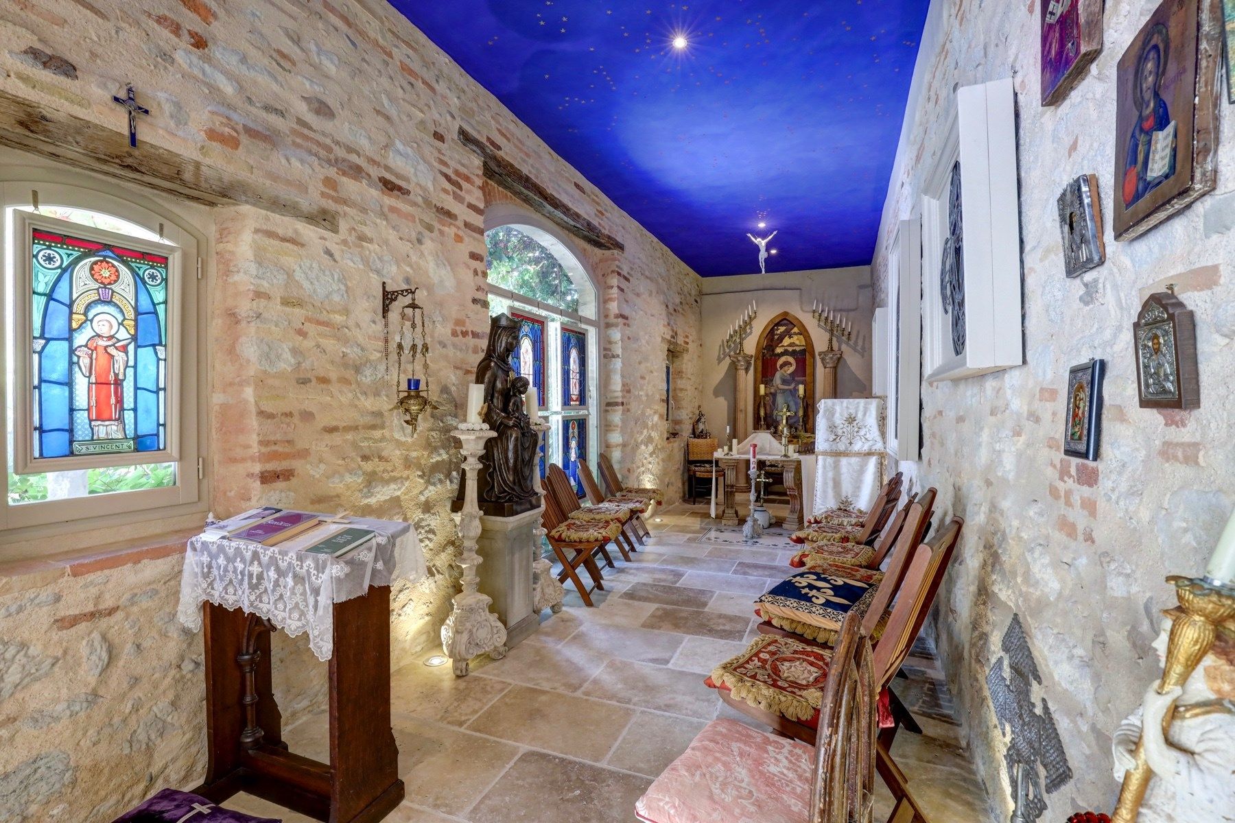 mansion 18 Rooms for sale on TOULOUSE (31000)