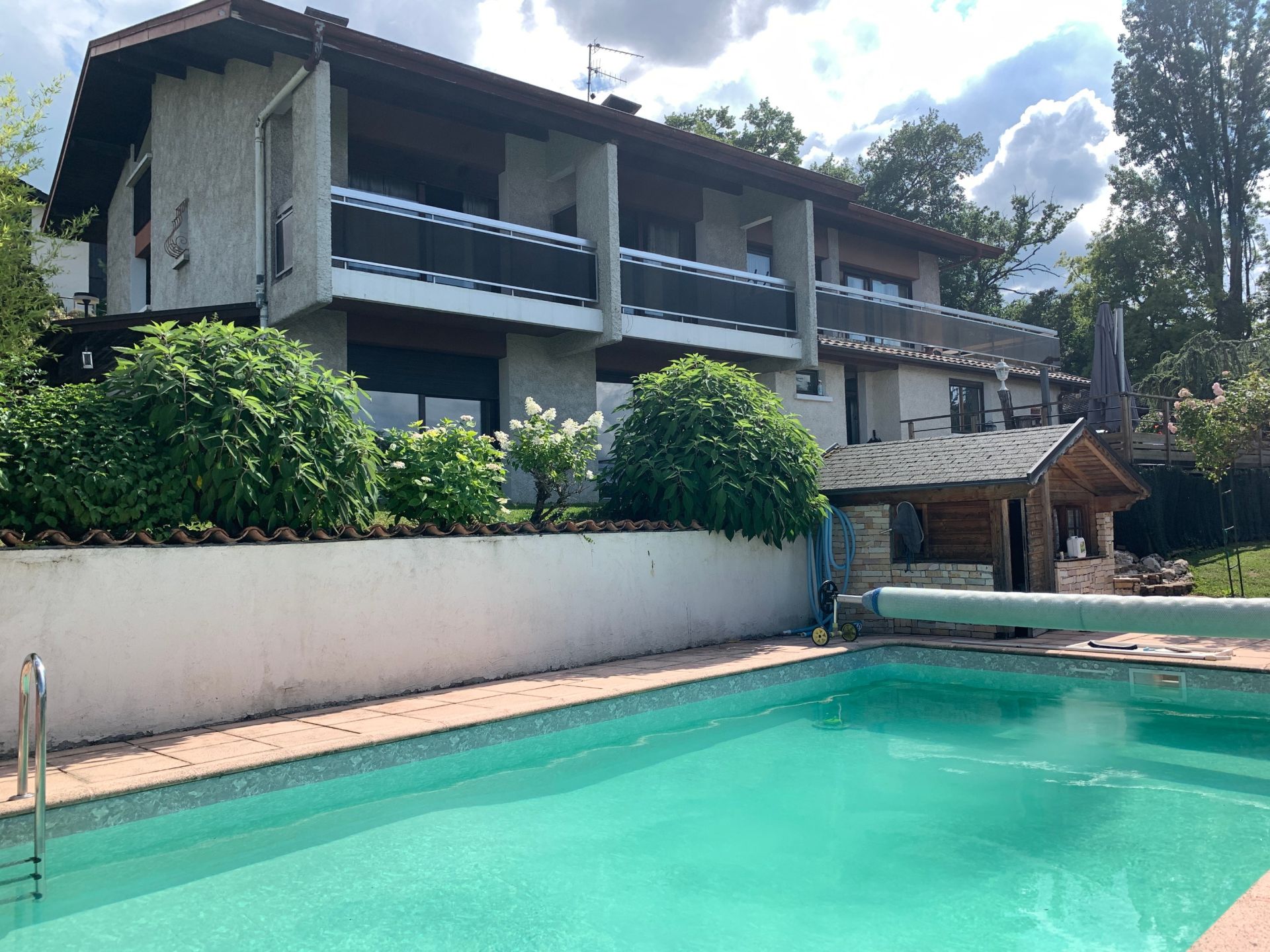 luxury house 8 Rooms for sale on EVIAN LES BAINS (74500)