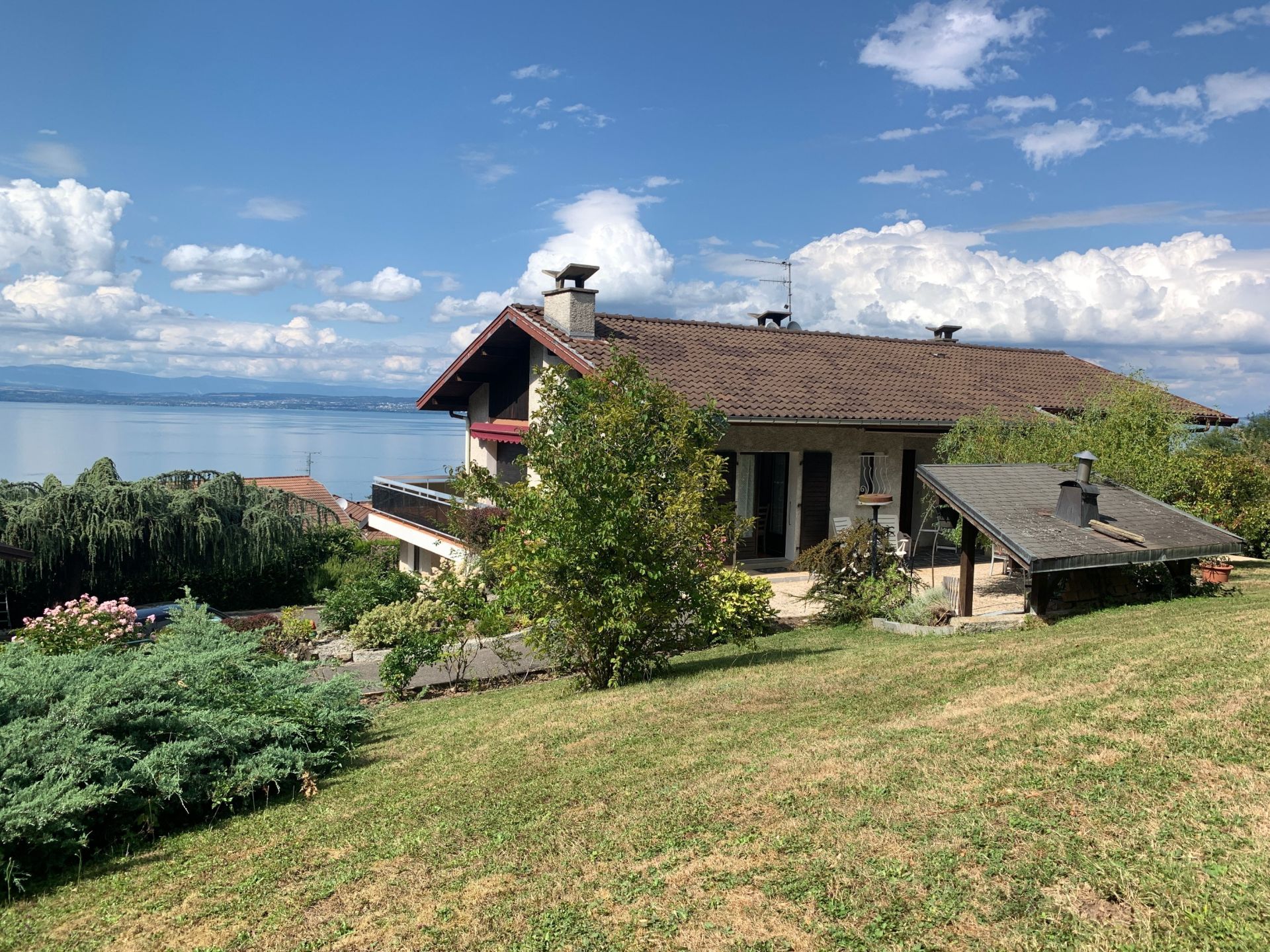 luxury house 8 Rooms for sale on EVIAN LES BAINS (74500)