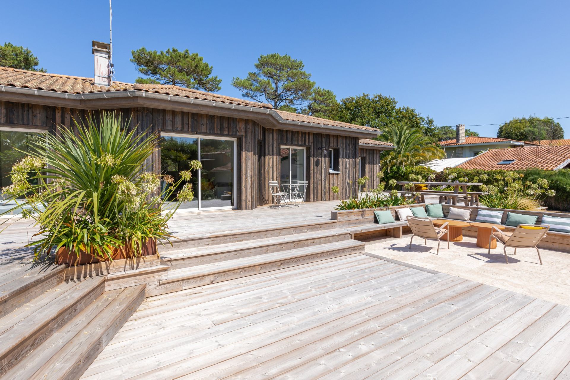 luxury house 7 Rooms for sale on CAP FERRET (33970)
