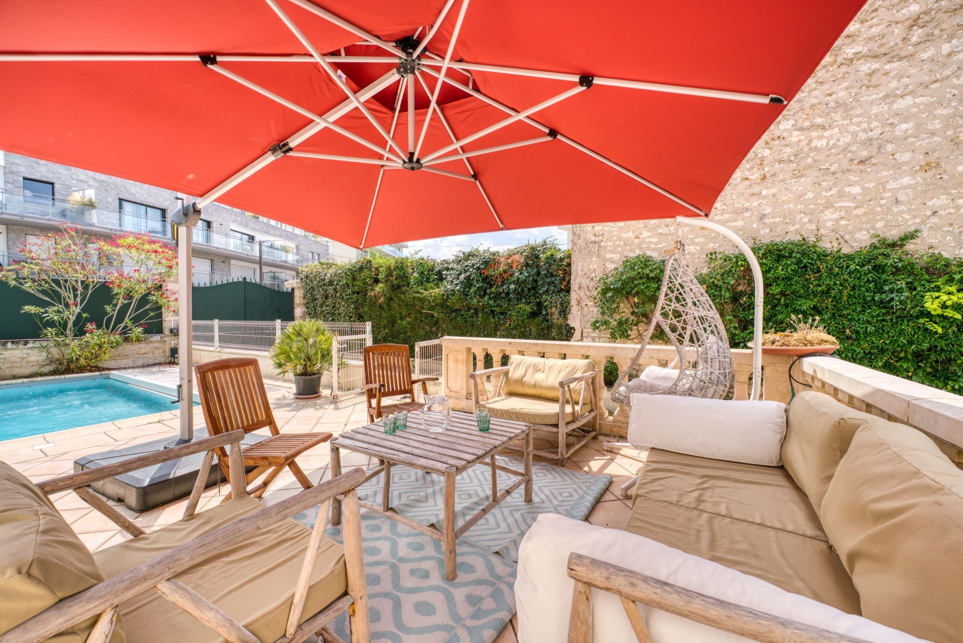 luxury villa 8 Rooms for sale on ROYAN (17200)