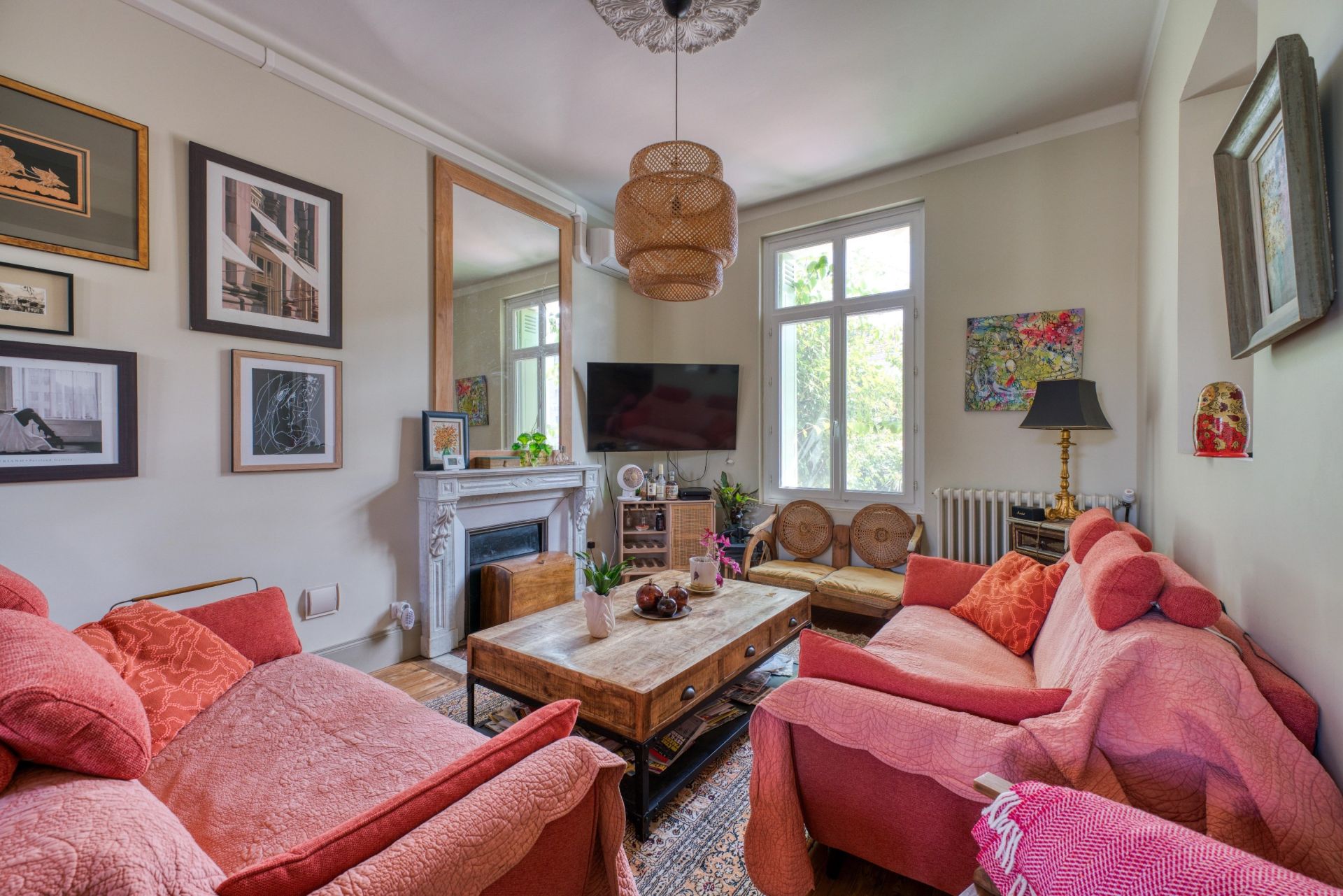 luxury villa 8 Rooms for sale on ROYAN (17200)