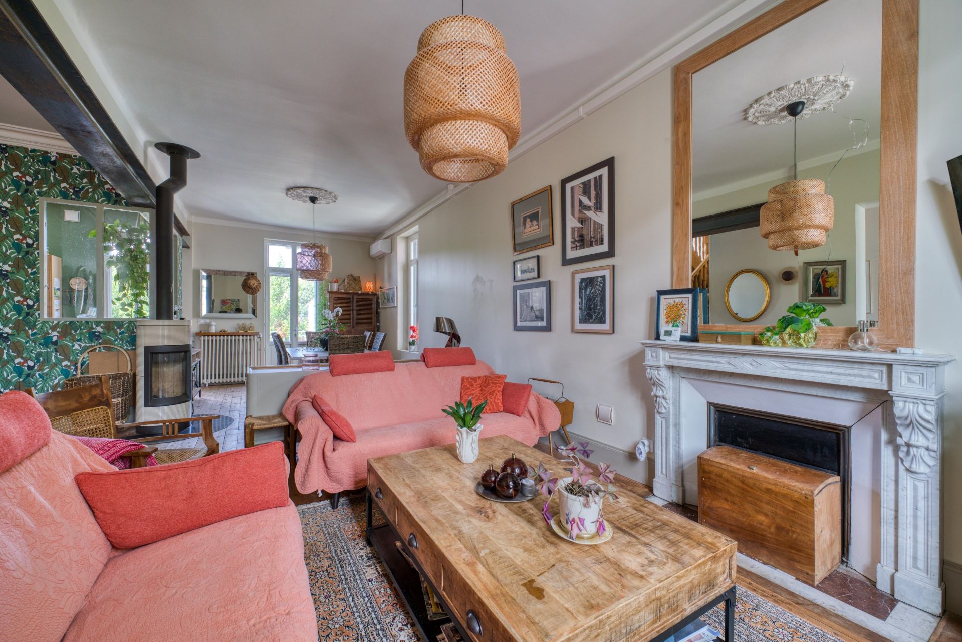 luxury villa 8 Rooms for sale on ROYAN (17200)