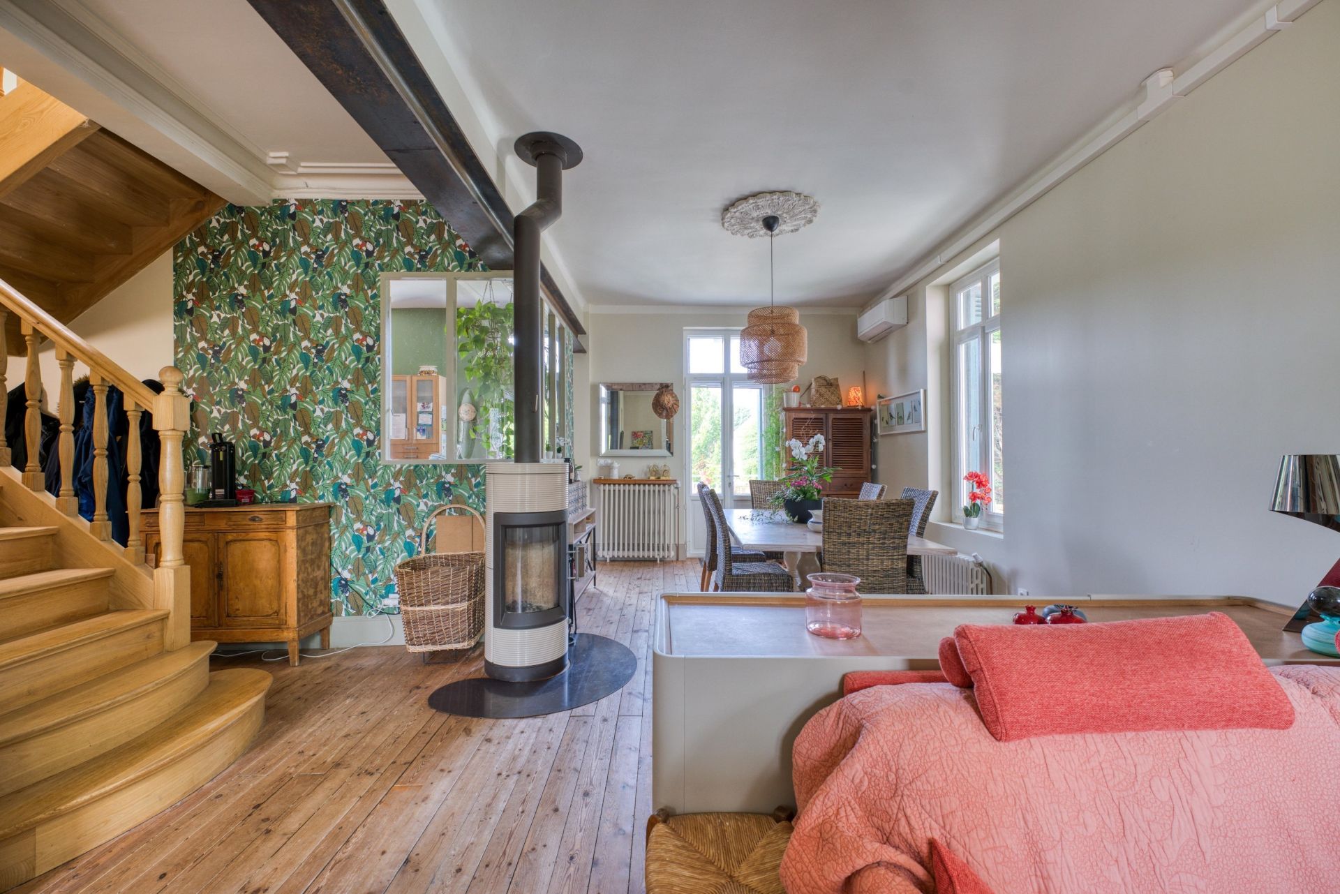 luxury villa 8 Rooms for sale on ROYAN (17200)