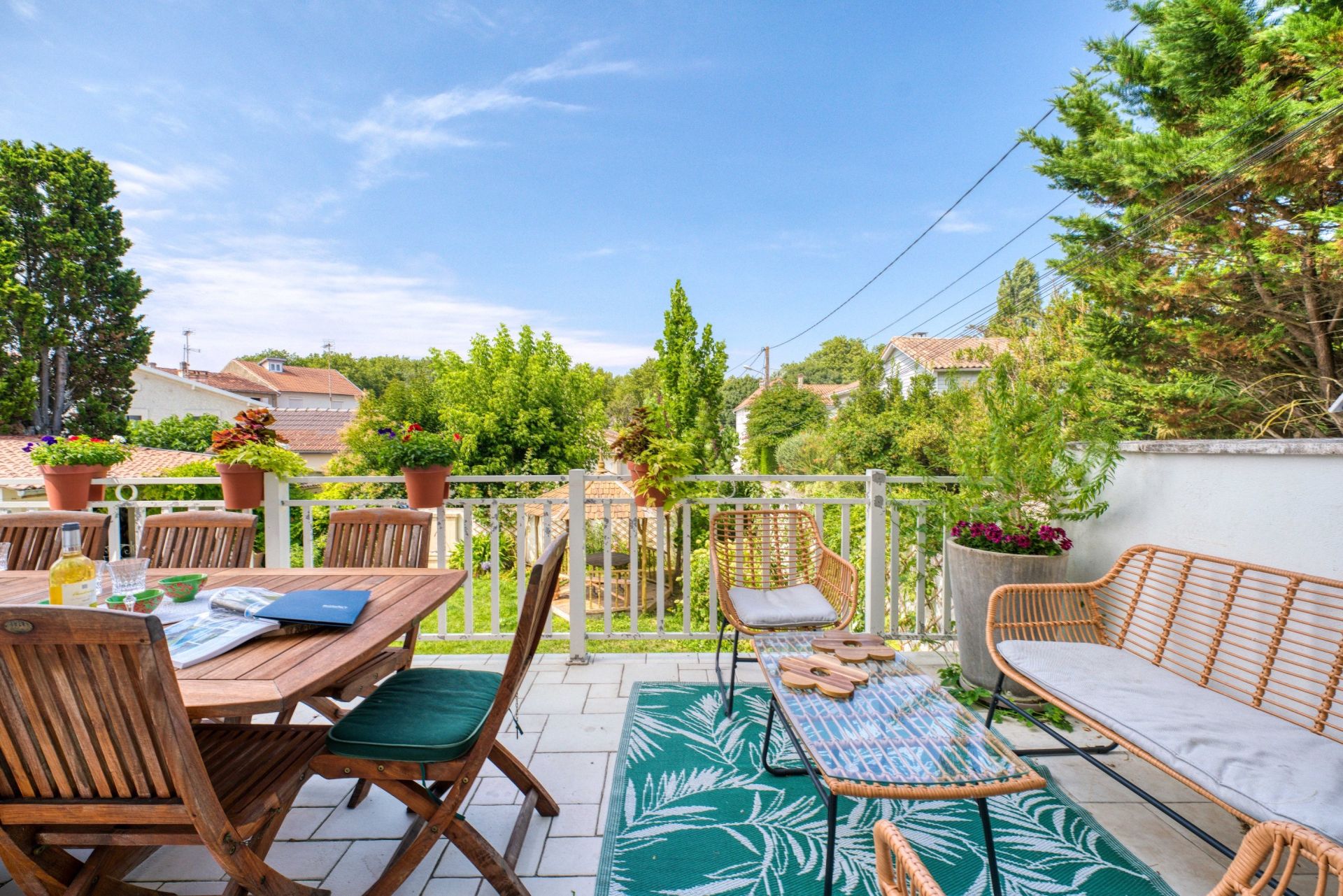 luxury villa 8 Rooms for sale on ROYAN (17200)