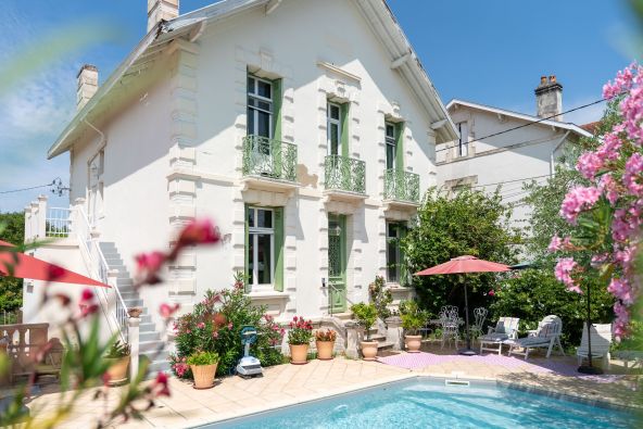 Sale Luxury villa Royan 8 Rooms 232 m²
