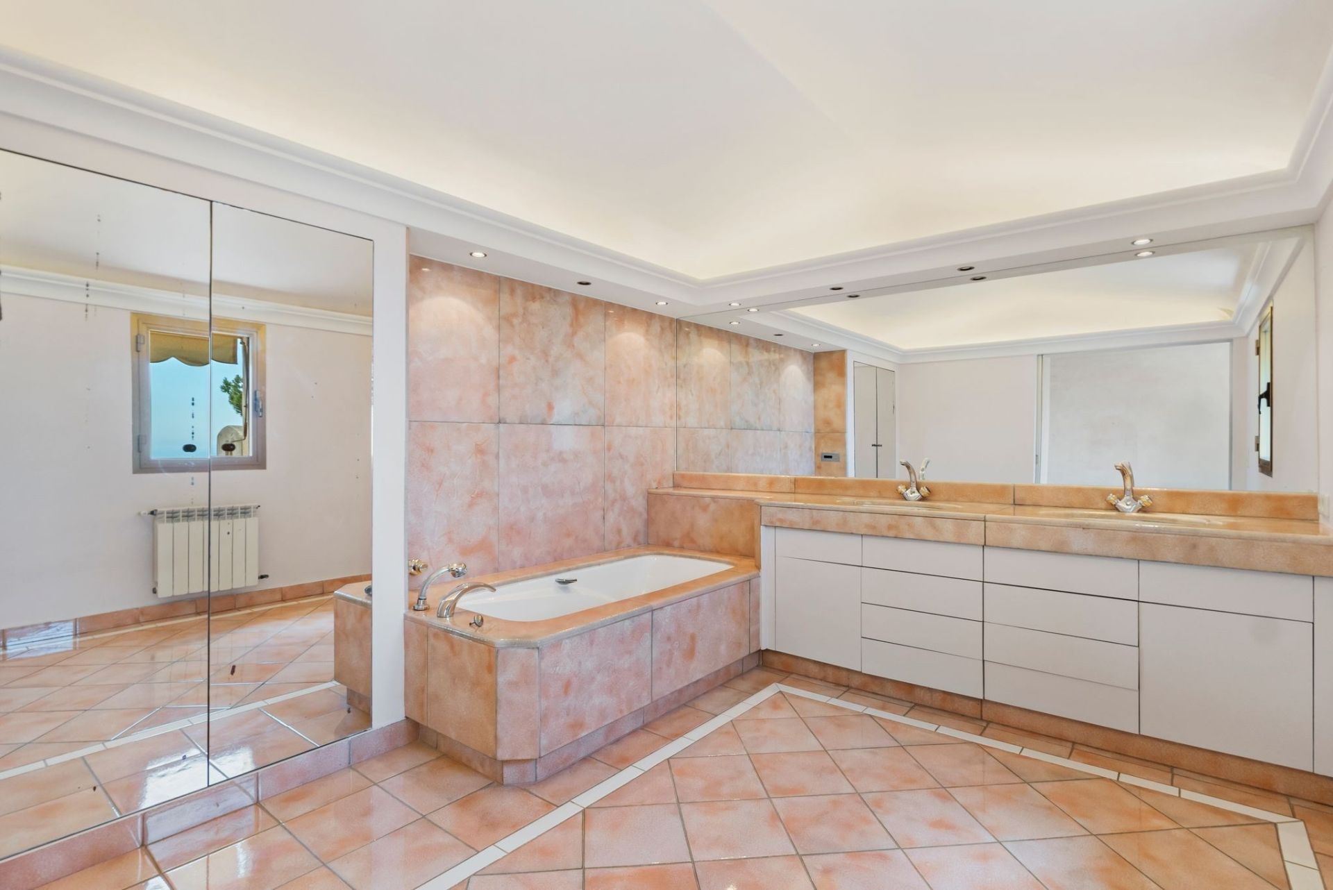 maison provençale de luxe 11 Pièces en vente sur ROQUEBRUNE CAP MARTIN (06190)