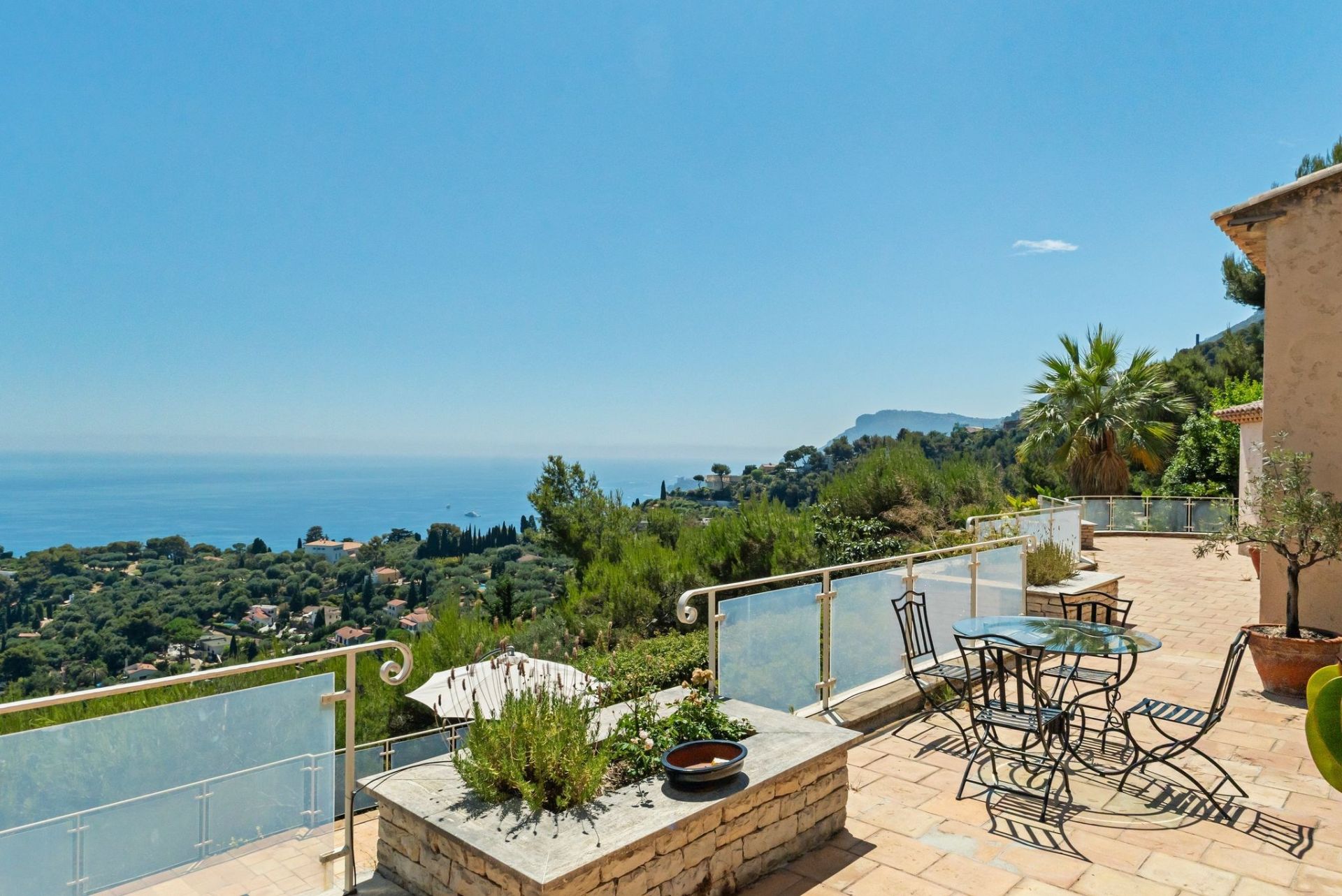 maison provençale de luxe 11 Pièces en vente sur ROQUEBRUNE CAP MARTIN (06190)