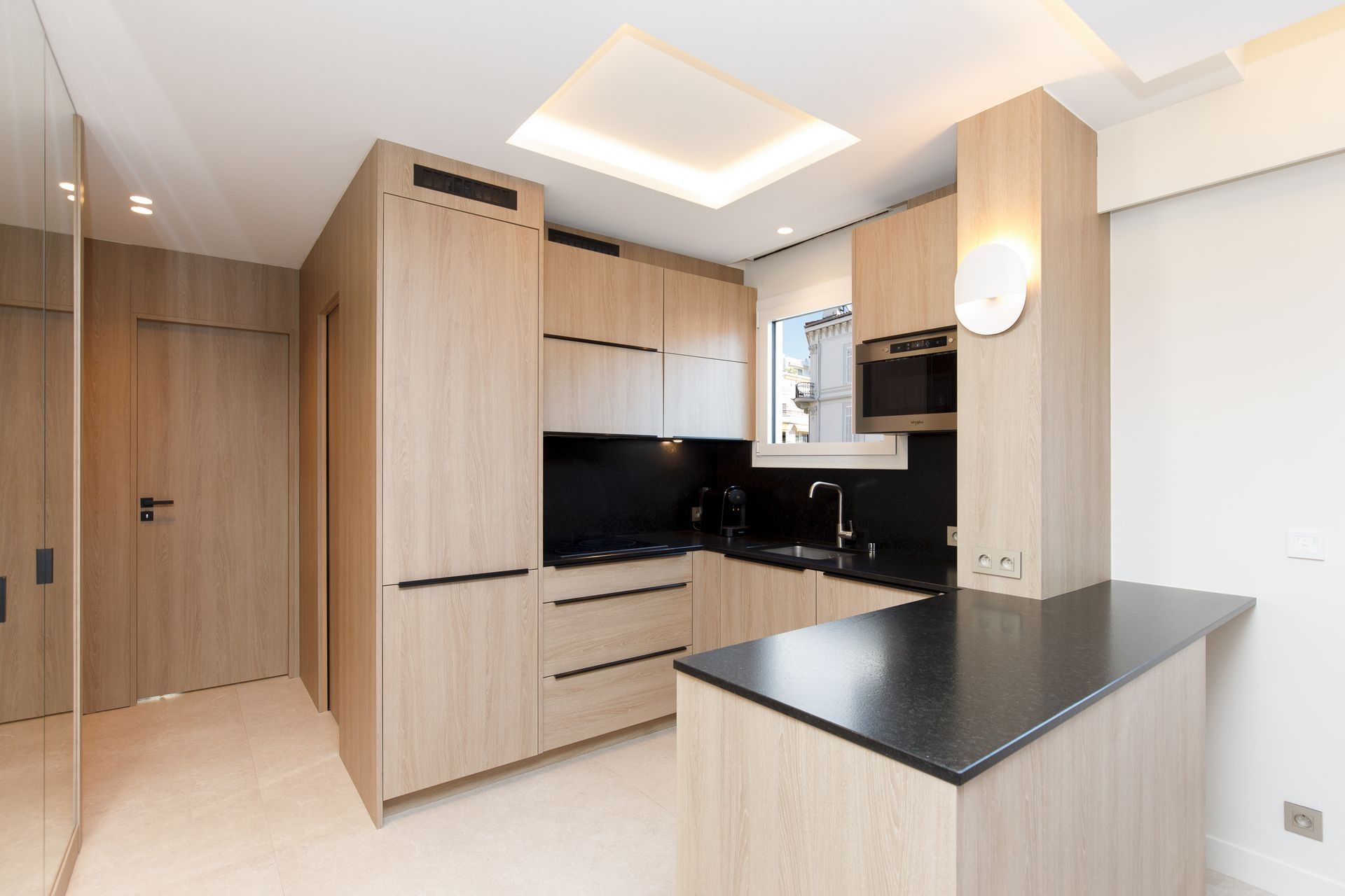 luxury apartment 3 Rooms for sale on CANNES (06400)