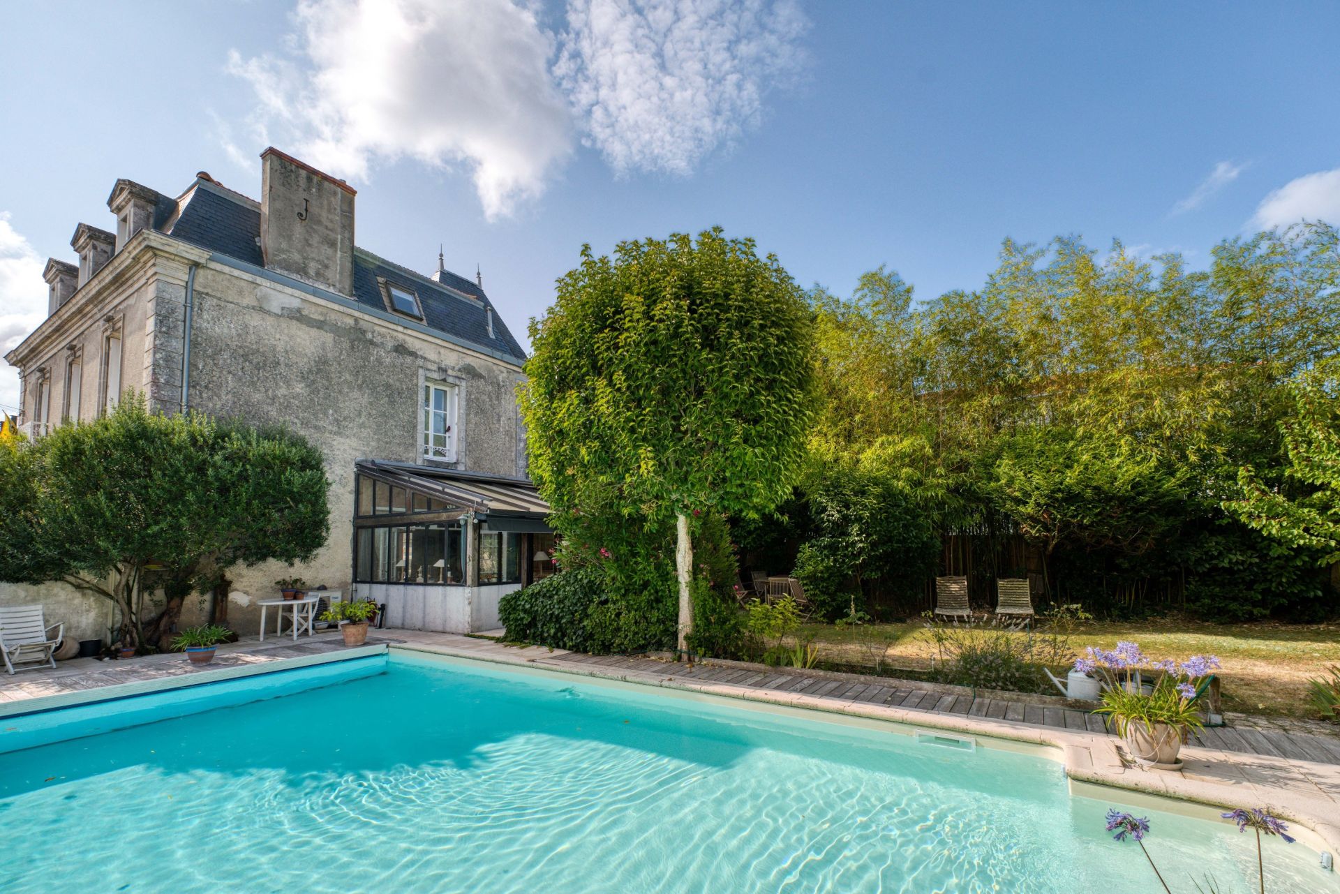 mansion 7 Rooms for sale on LA ROCHELLE (17000)