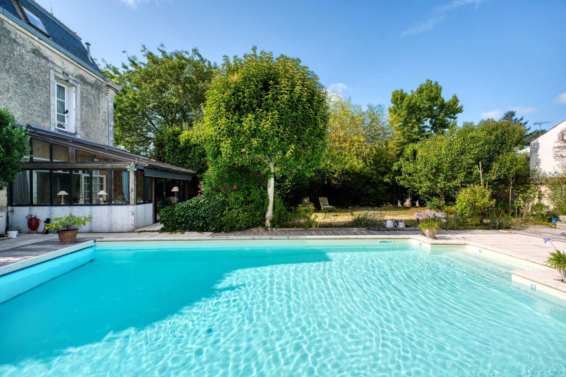 mansion 7 Rooms for sale on LA ROCHELLE (17000)