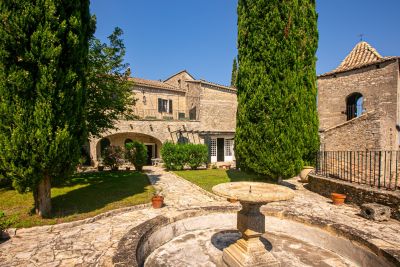 Sale Luxury house Vaison-la-Romaine 15 Rooms 500 m²