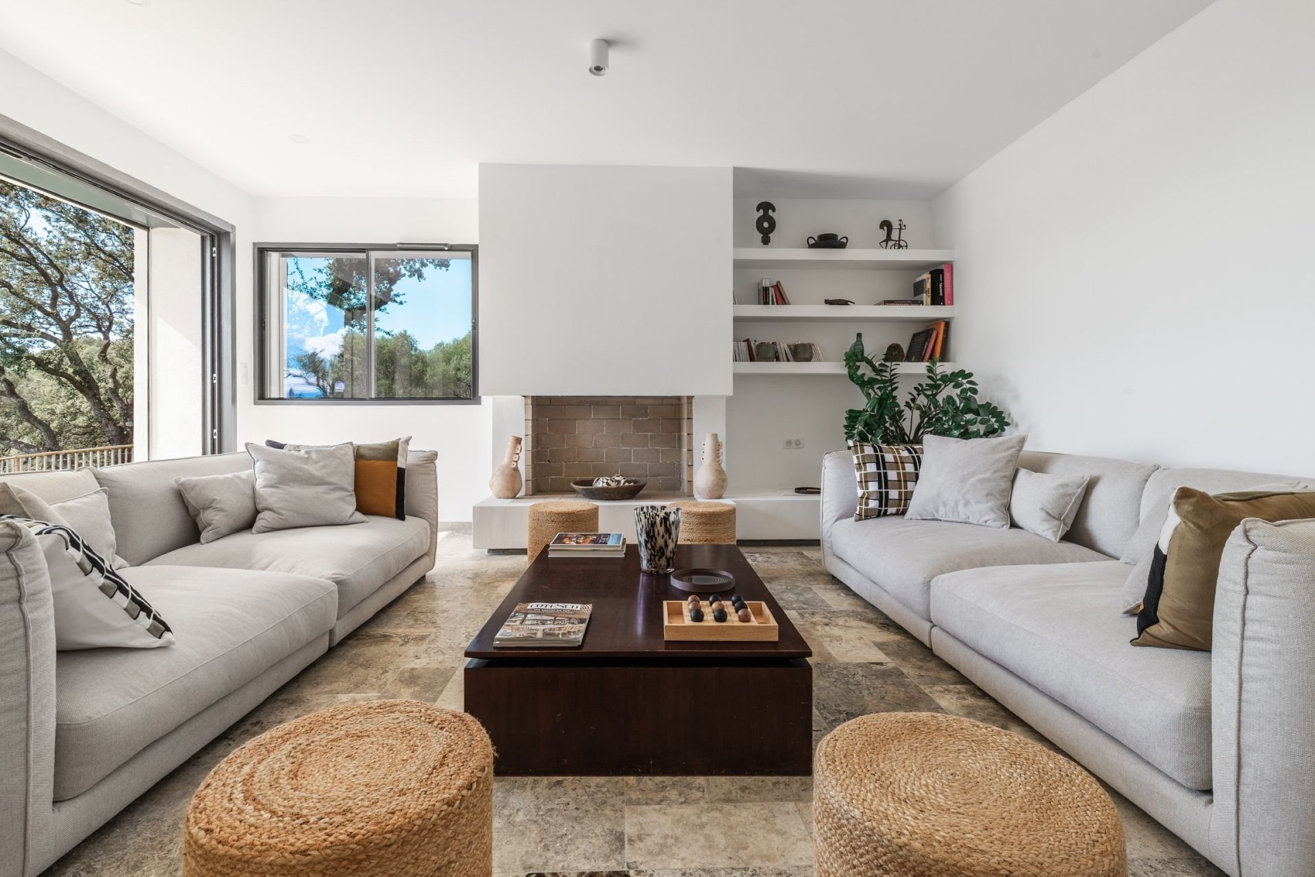 luxury villa 8 Rooms for seasonal rent on OLMETO (20113)