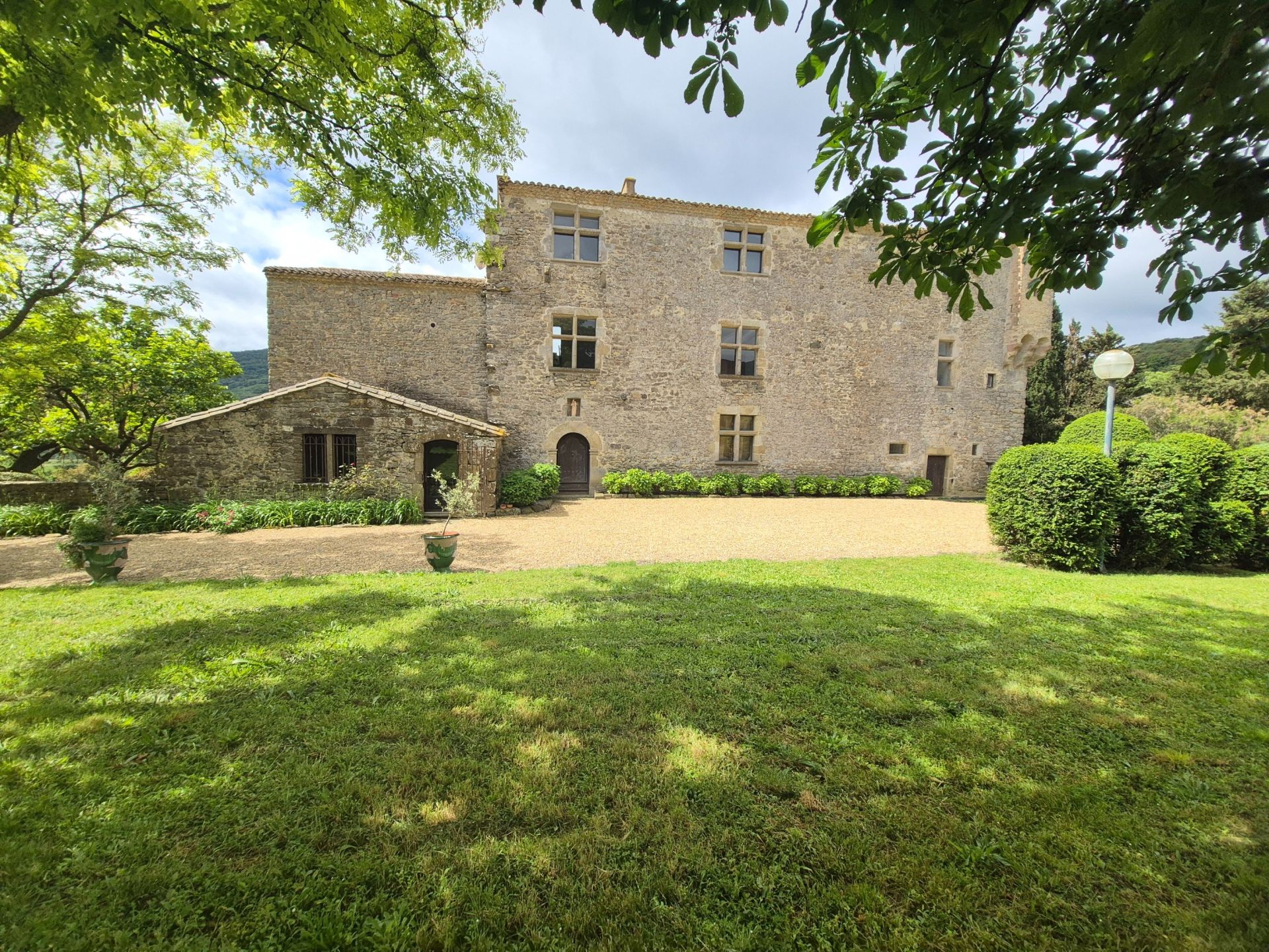 château 31 Pièces en vente sur CARCASSONNE (11000)