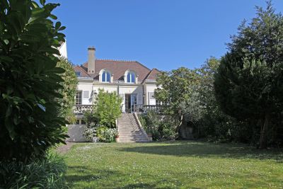 Sale Luxury house Saint-Cloud 10 Rooms 350 m²
