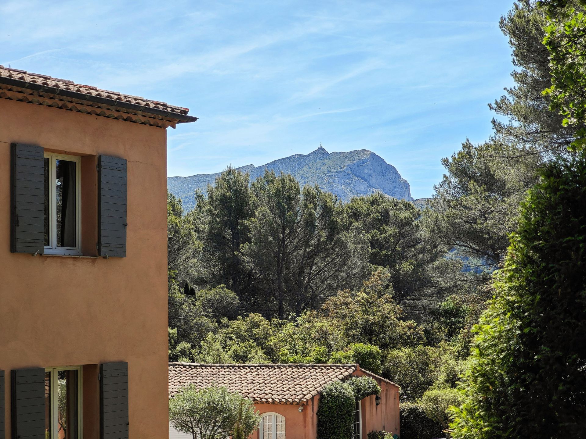 luxury house 7 Rooms for sale on ST MARC JAUMEGARDE (13100)