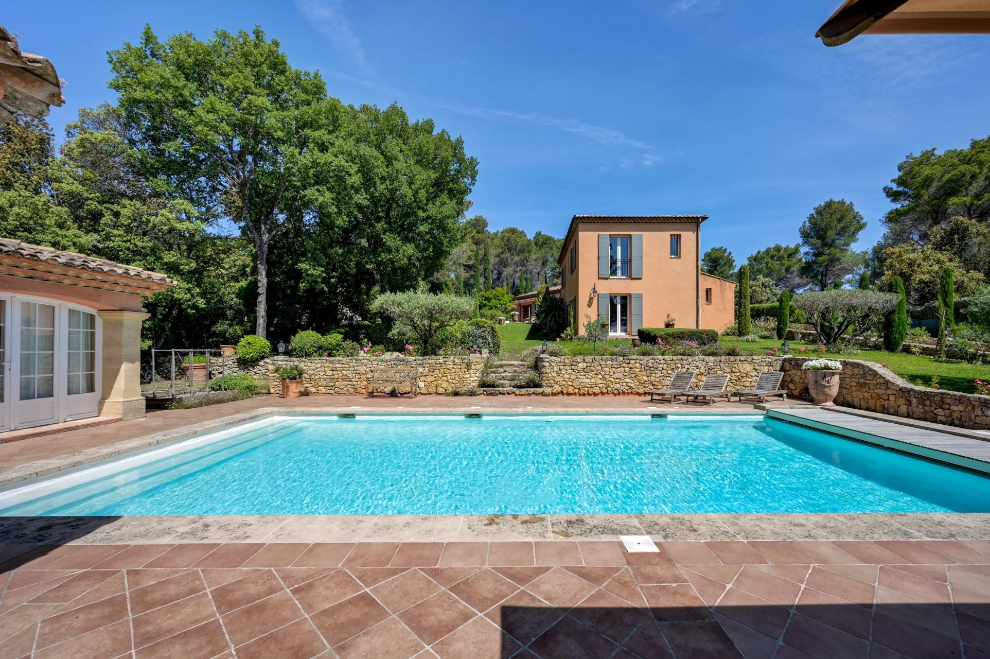 luxury house 7 Rooms for sale on ST MARC JAUMEGARDE (13100)