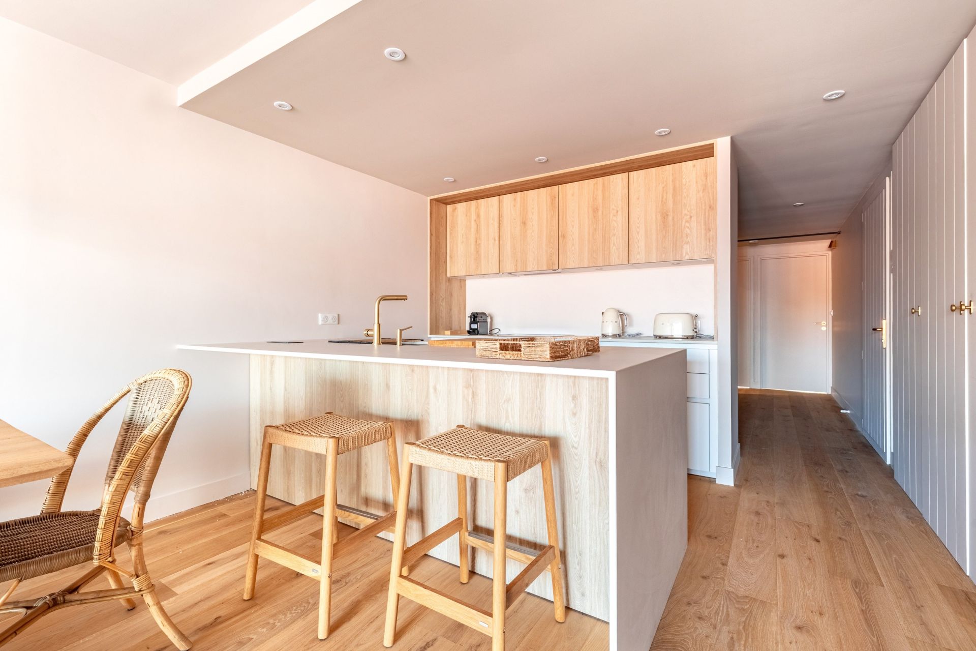 luxury apartment 5 Rooms for sale on CAP FERRET (33970)