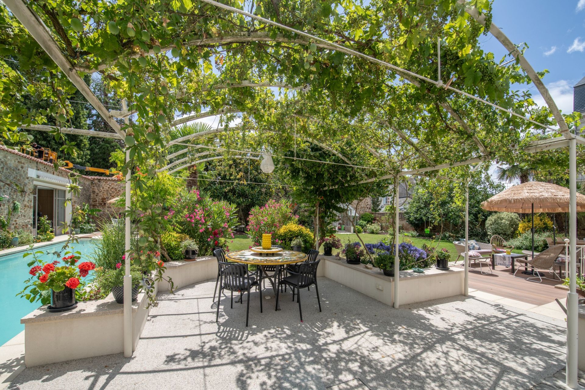 mansion (hôtel particulier) 9 Rooms for sale on LA ROCHE SUR YON (85000)