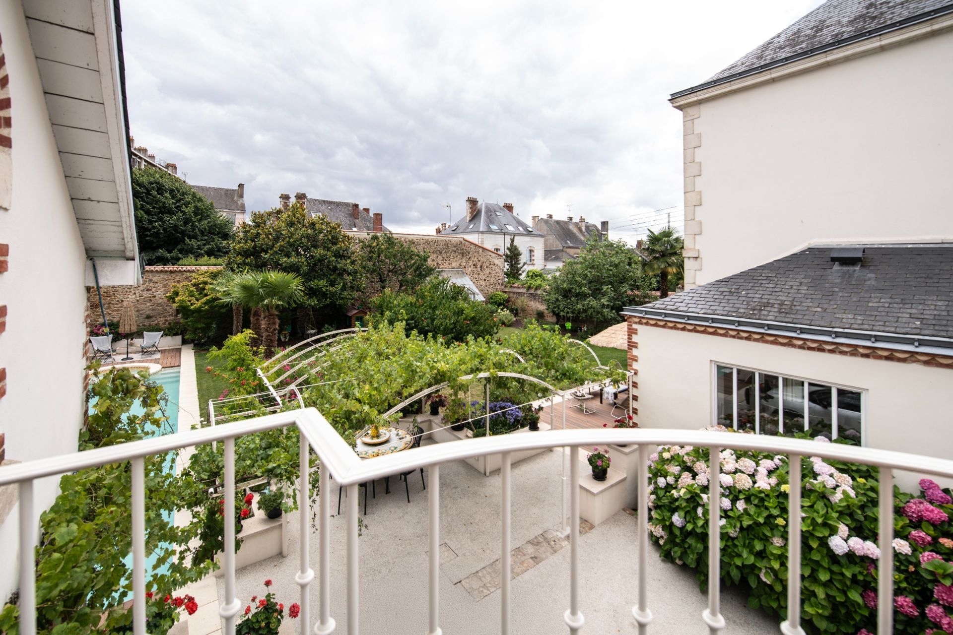 mansion (hôtel particulier) 9 Rooms for sale on LA ROCHE SUR YON (85000)