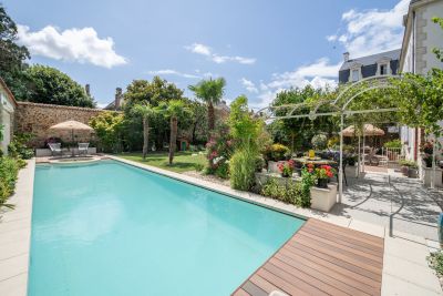 Sale Mansion (hôtel particulier) La Roche-sur-Yon 9 Rooms 285 m²