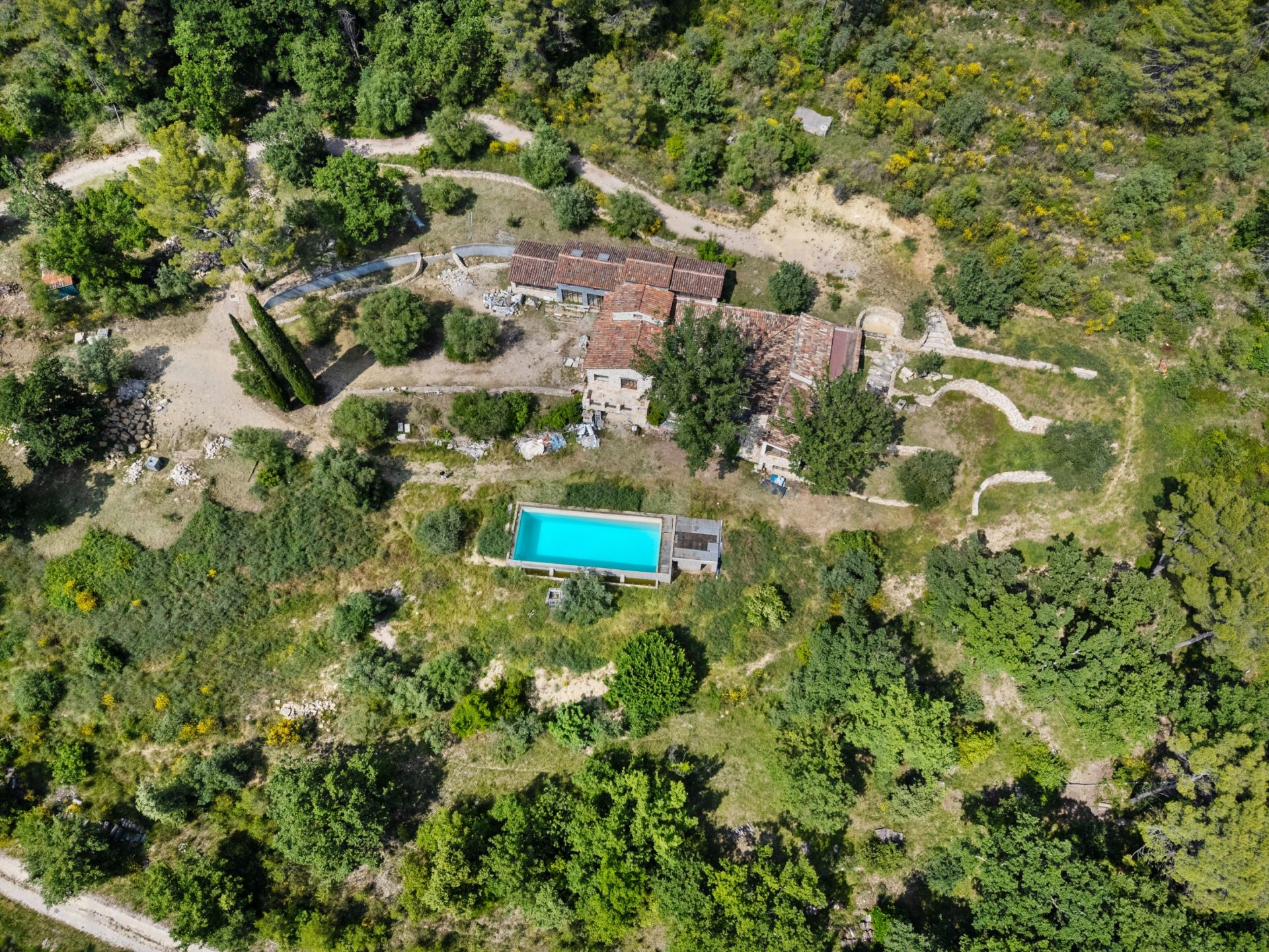 luxury provencale house 6 Rooms for sale on TOURRETTES (83440)