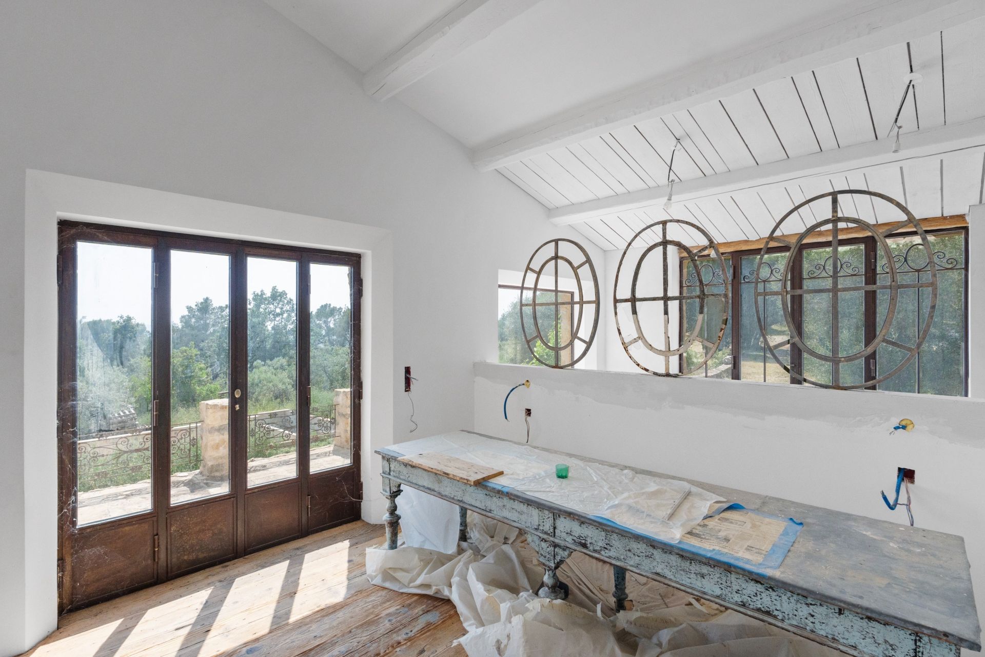 luxury provencale house 6 Rooms for sale on TOURRETTES (83440)