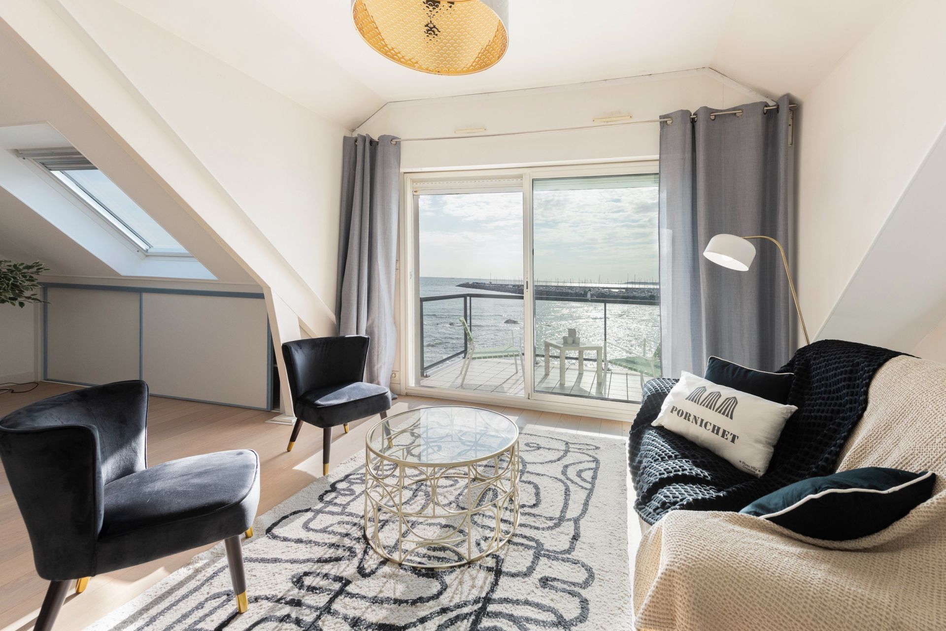 luxury apartment 5 Rooms for sale on PORNICHET (44380)