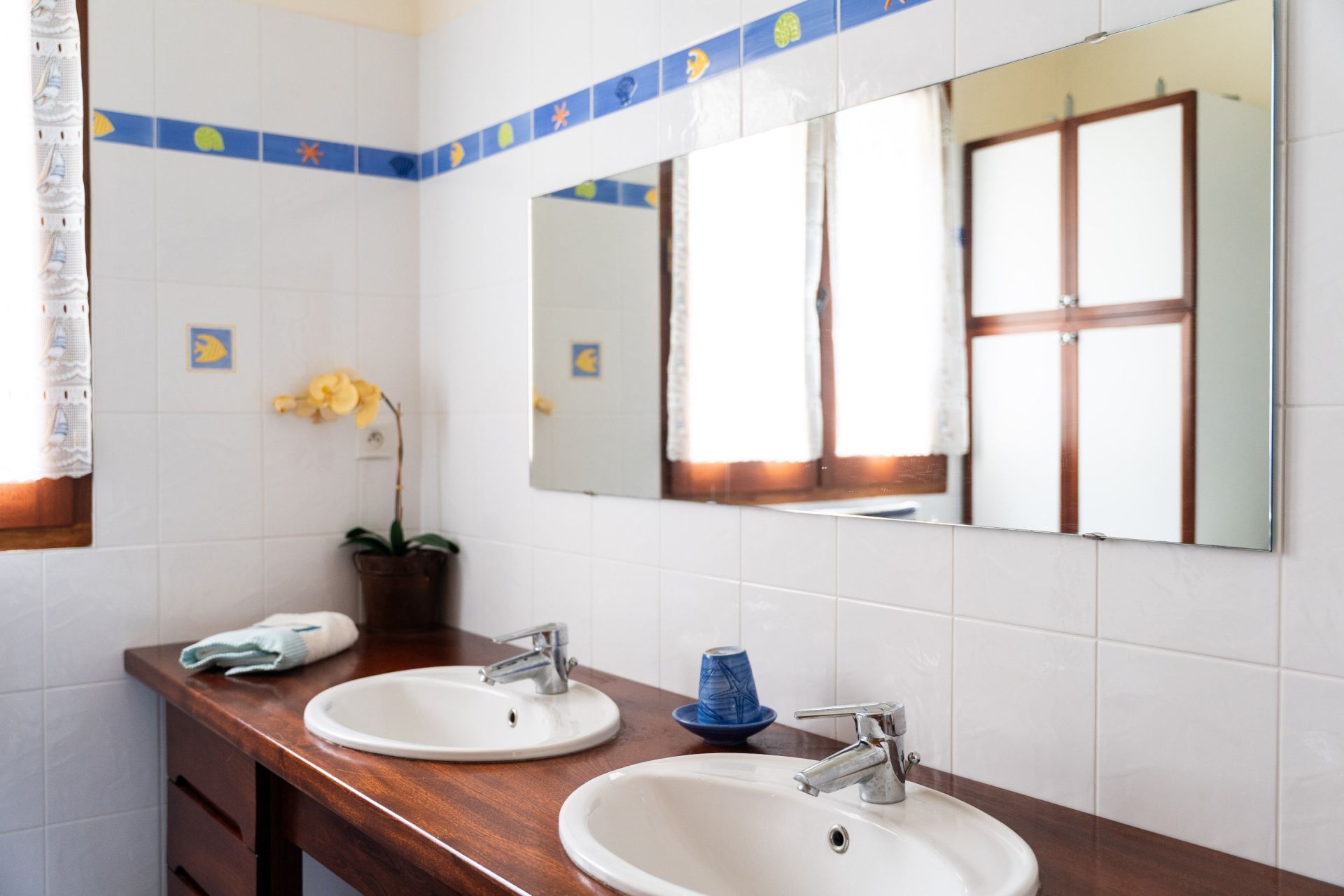 luxury house 9 Rooms for sale on ST PALAIS SUR MER (17420)