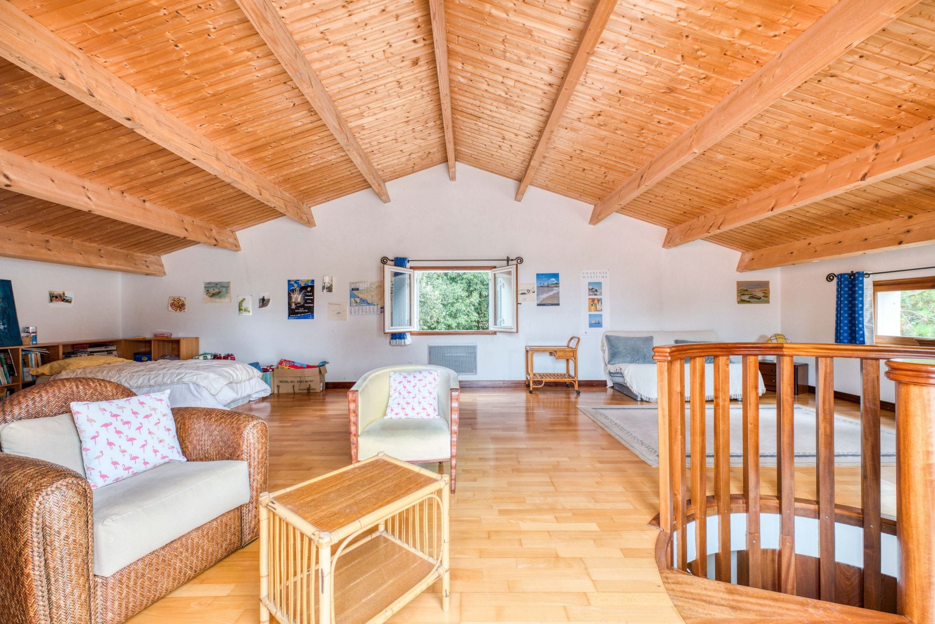 luxury house 9 Rooms for sale on ST PALAIS SUR MER (17420)