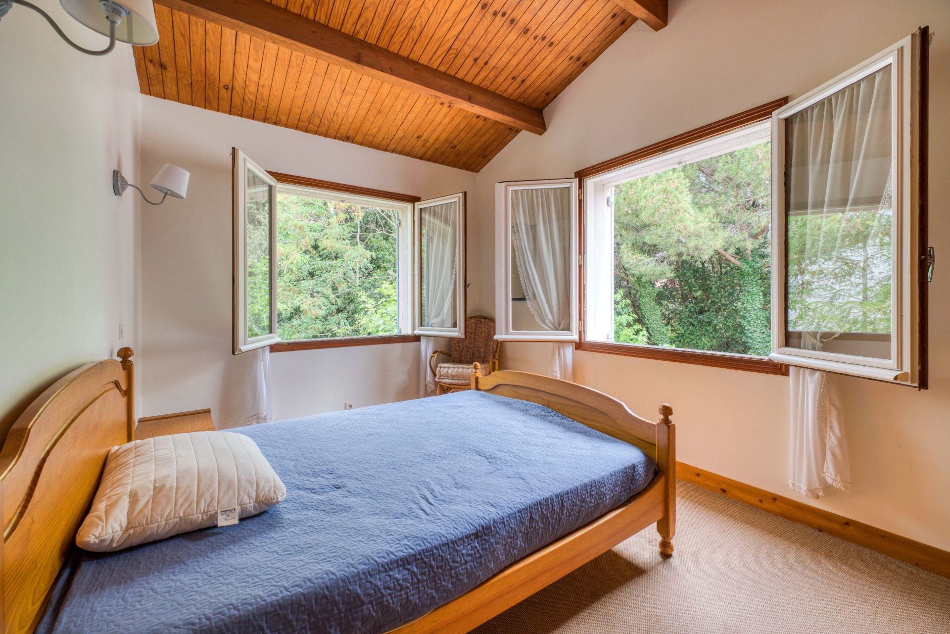 luxury house 9 Rooms for sale on ST PALAIS SUR MER (17420)