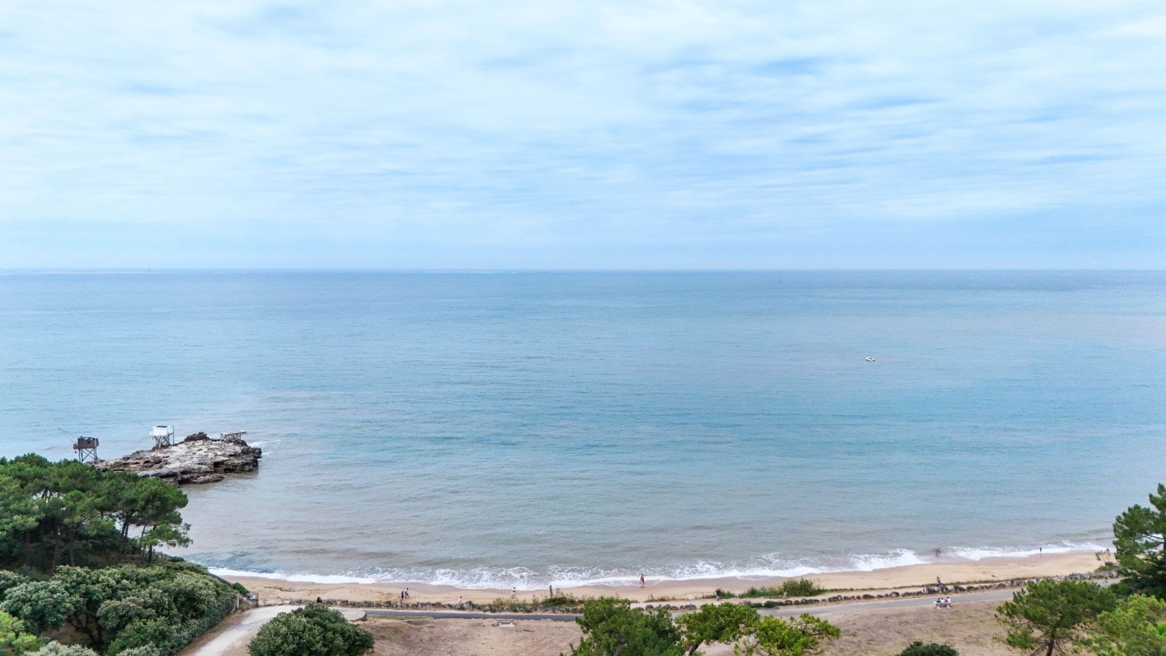 luxury house 9 Rooms for sale on ST PALAIS SUR MER (17420)