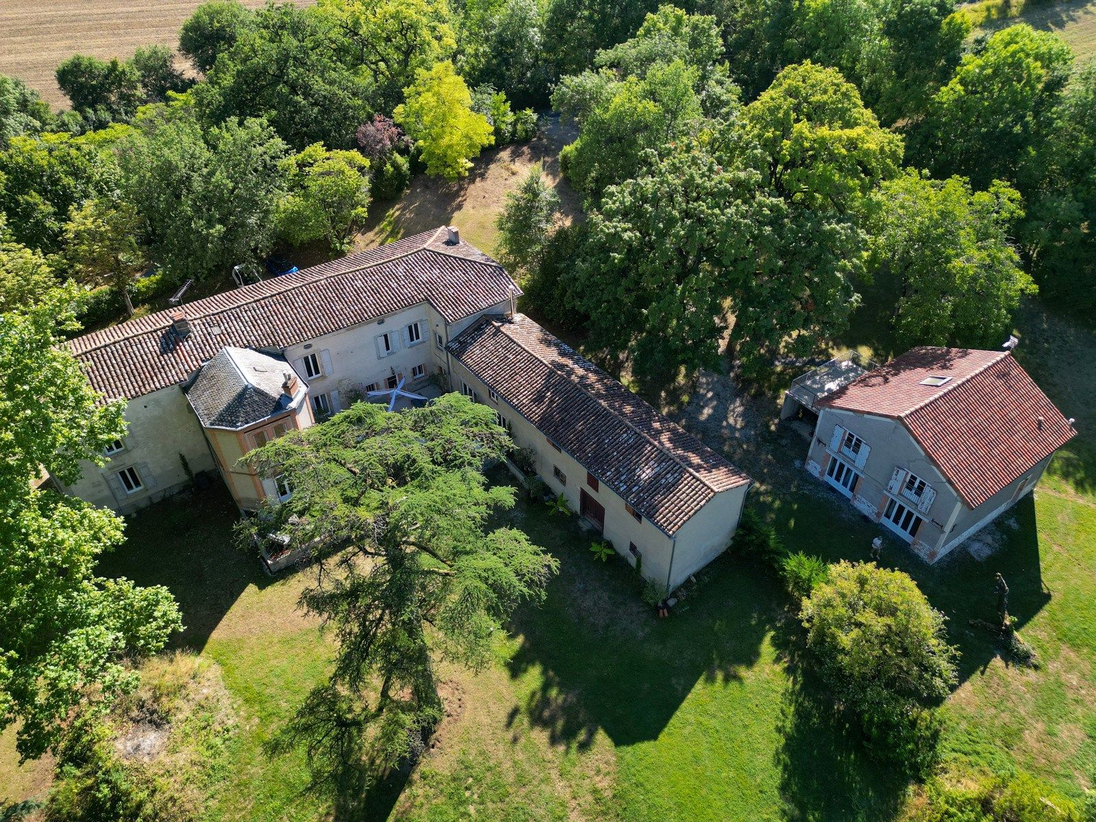 mansion 7 Rooms for sale on PUYLAURENS (81700)
