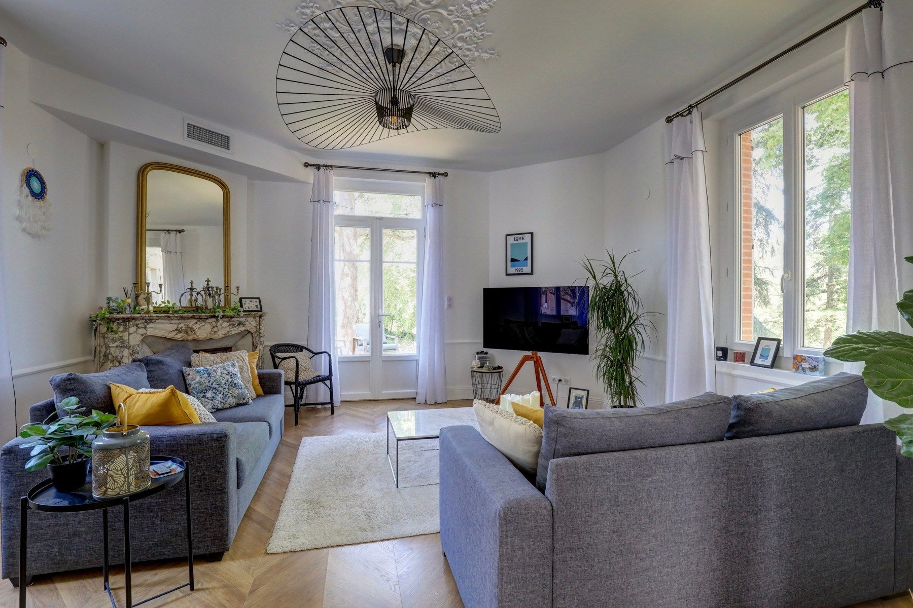 mansion 7 Rooms for sale on PUYLAURENS (81700)