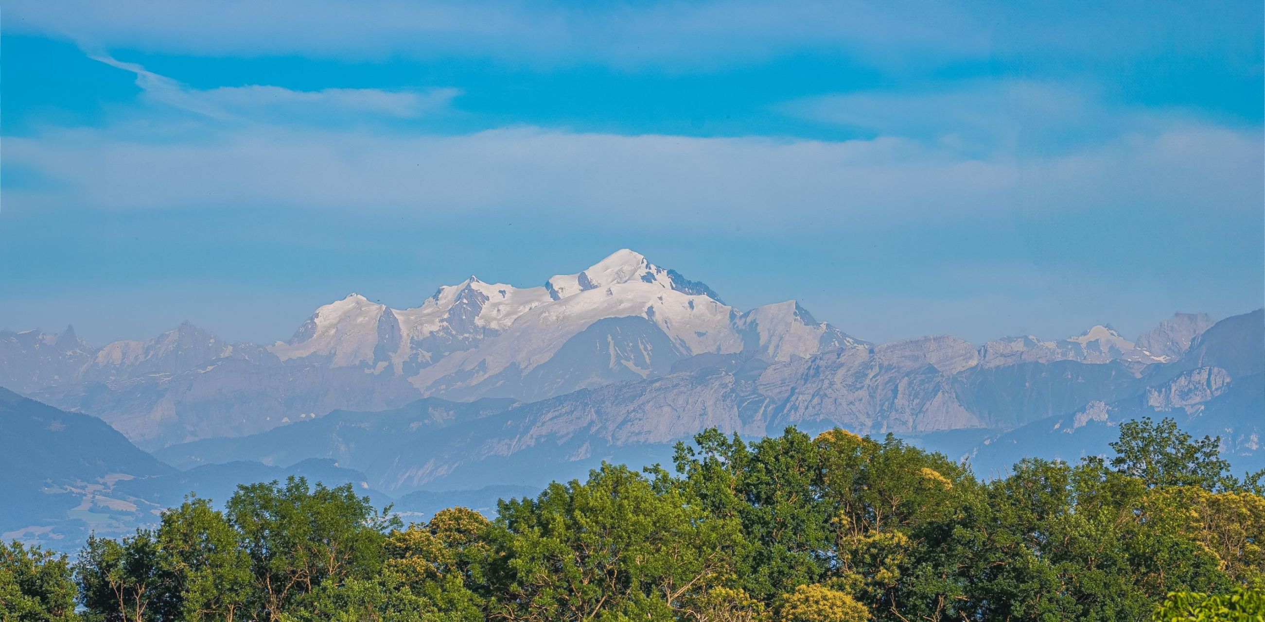 luxury house 10 Rooms for sale on CHEVRY (01170)