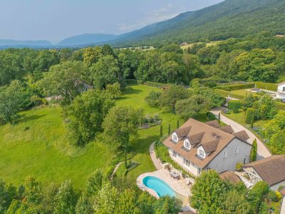 Sale Luxury house Chevry 10 Rooms 415 m²