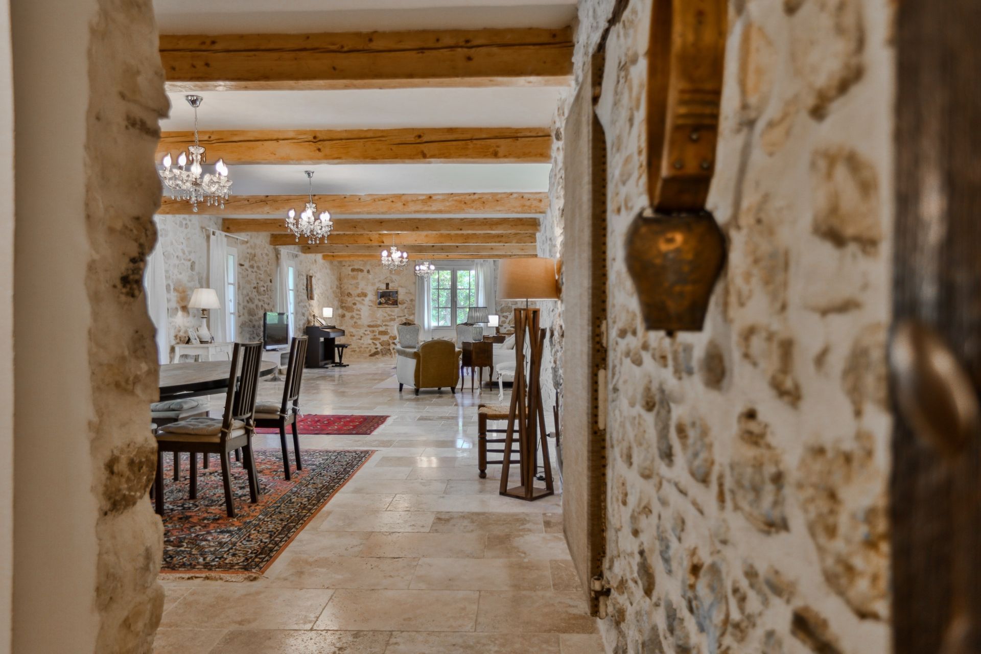 maison de luxe 14 Pièces en vente sur PERNES LES FONTAINES (84210)