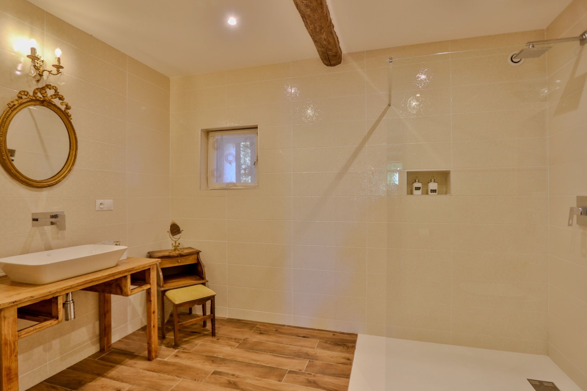 maison de luxe 14 Pièces en vente sur PERNES LES FONTAINES (84210)